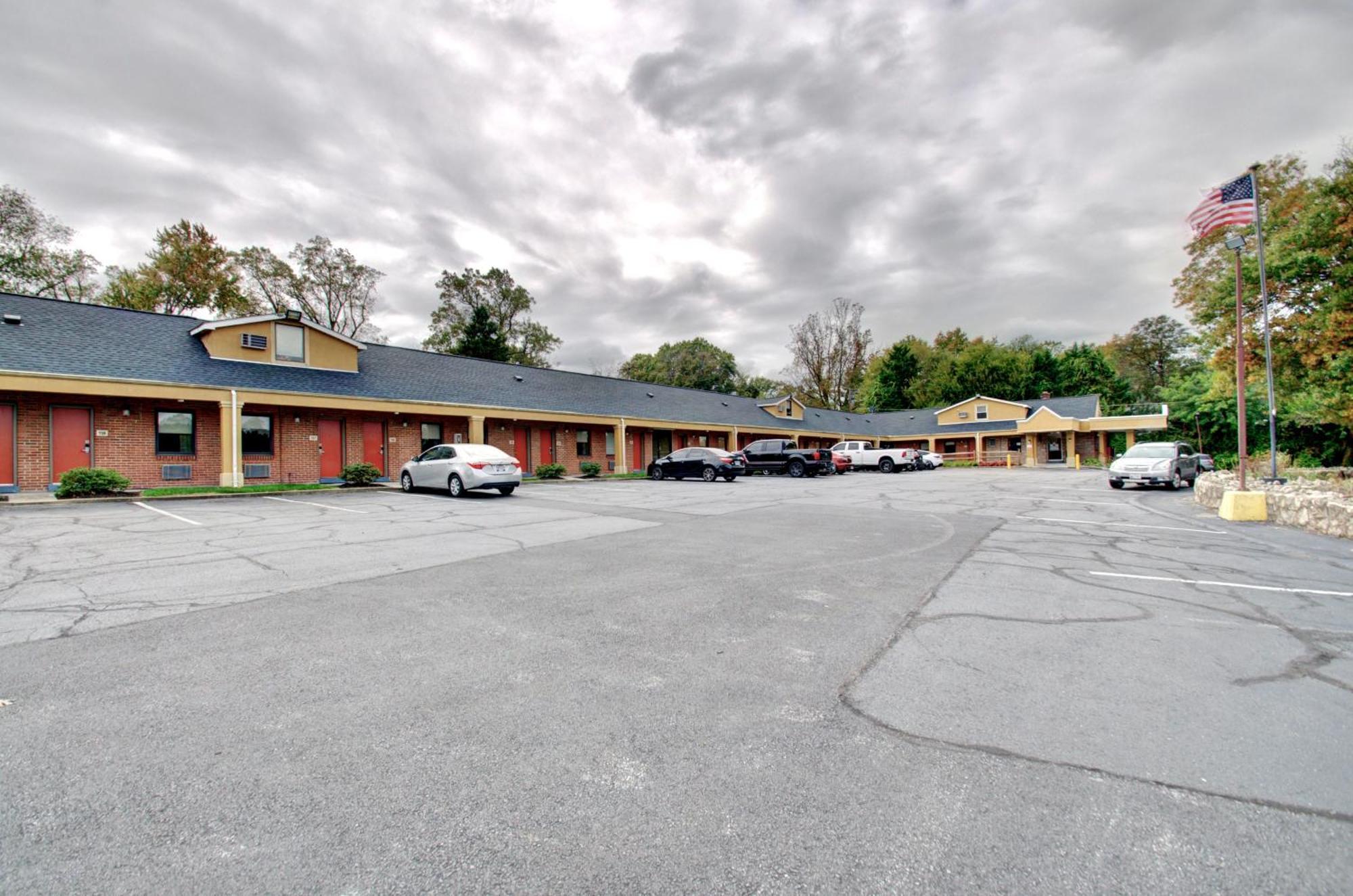 Budget Inn Falls Church Dış mekan fotoğraf