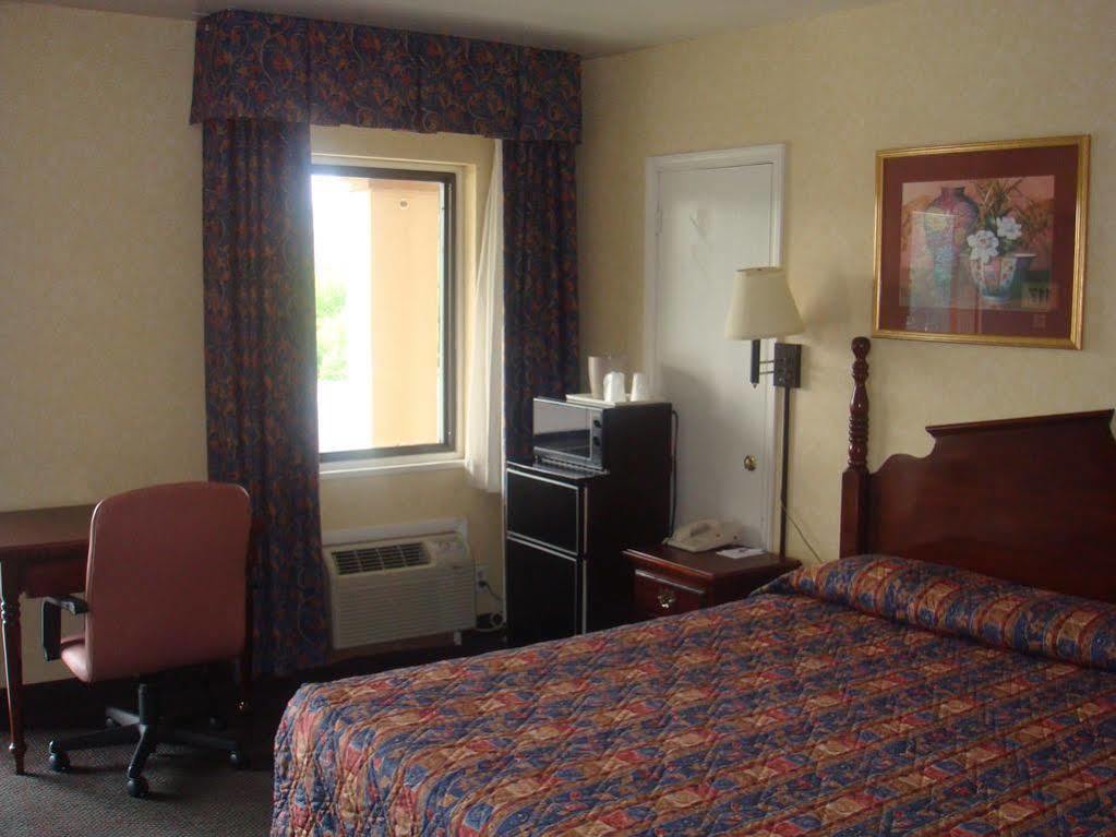 Budget Inn Falls Church Dış mekan fotoğraf
