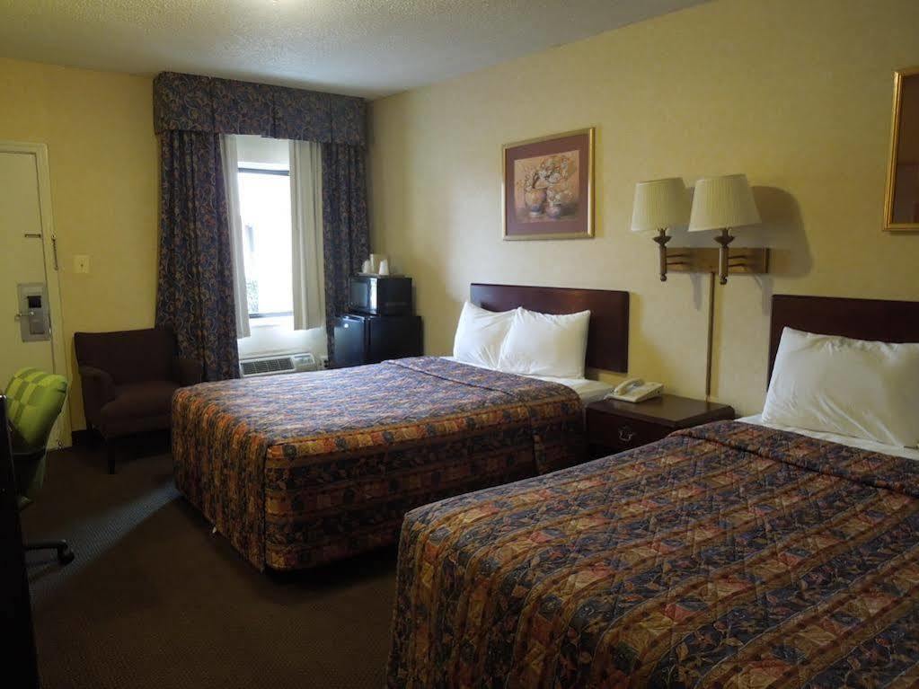 Budget Inn Falls Church Dış mekan fotoğraf