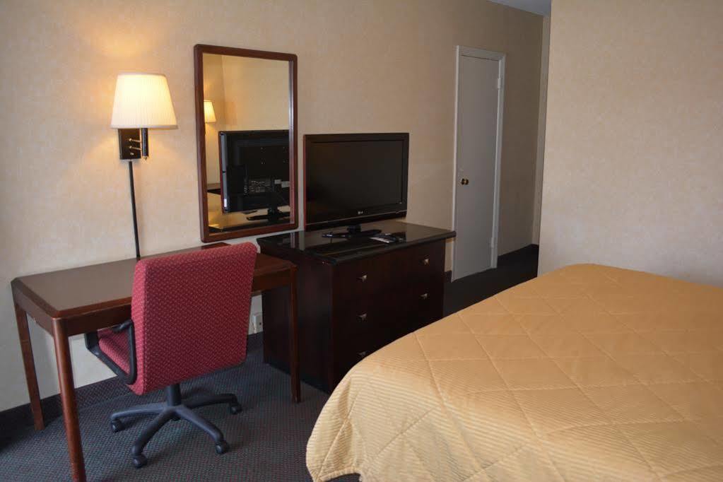 Budget Inn Falls Church Dış mekan fotoğraf